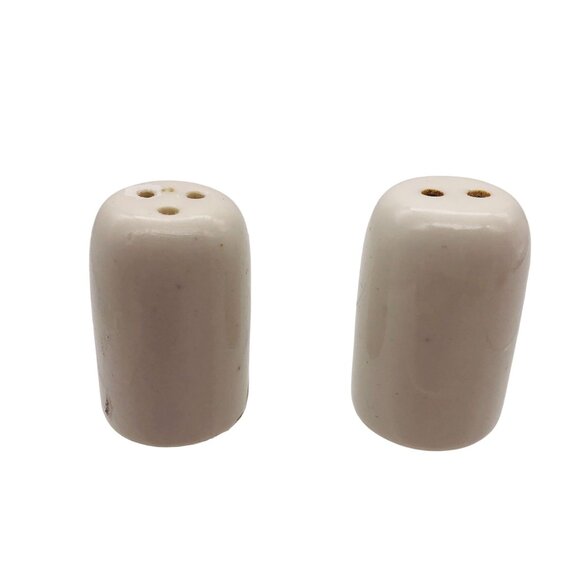 Sitting Black Bear Holding Salt & Pepper Shakers 3 Piece Set - Picture 8 of 10